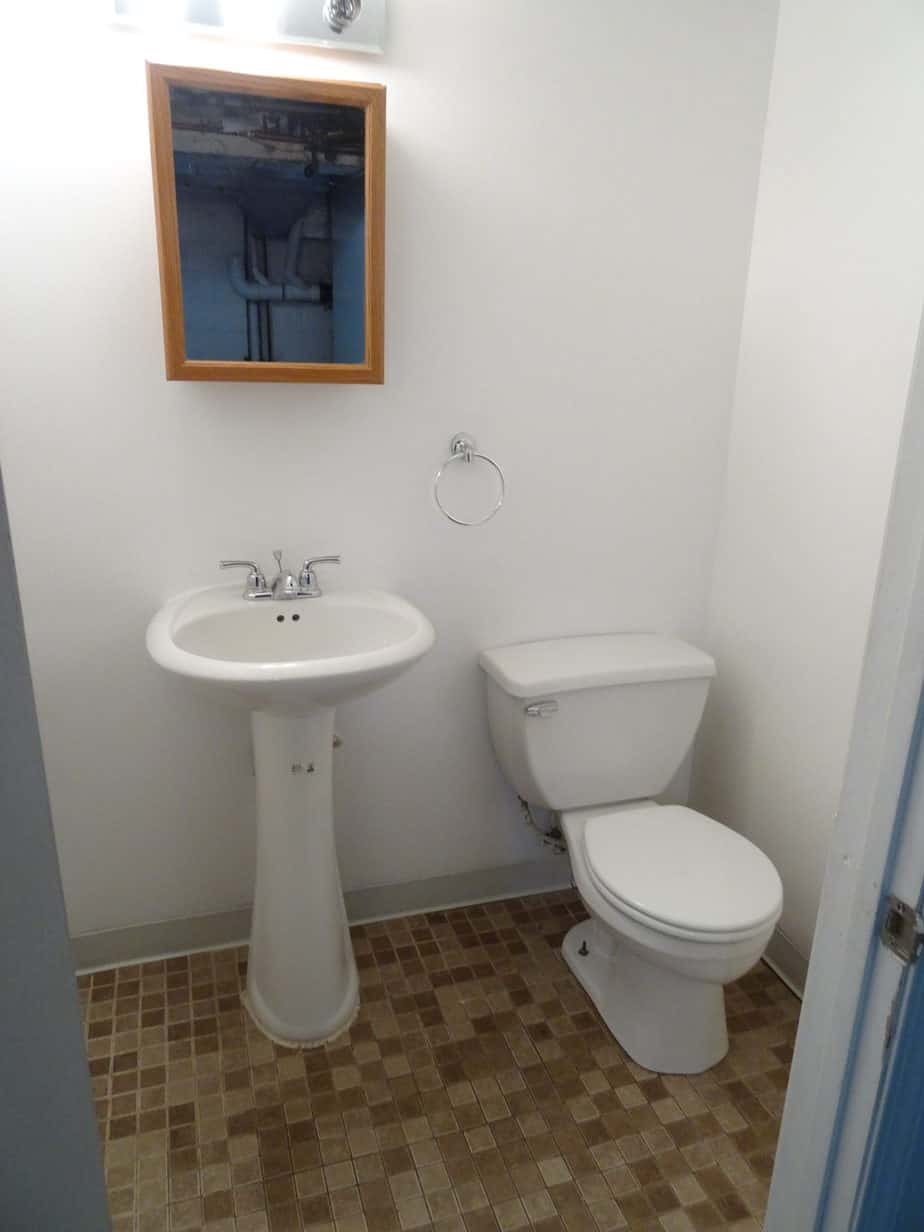 421 Charles St, East Lansing GREAT LOCATION and BACK YARD SRP Management