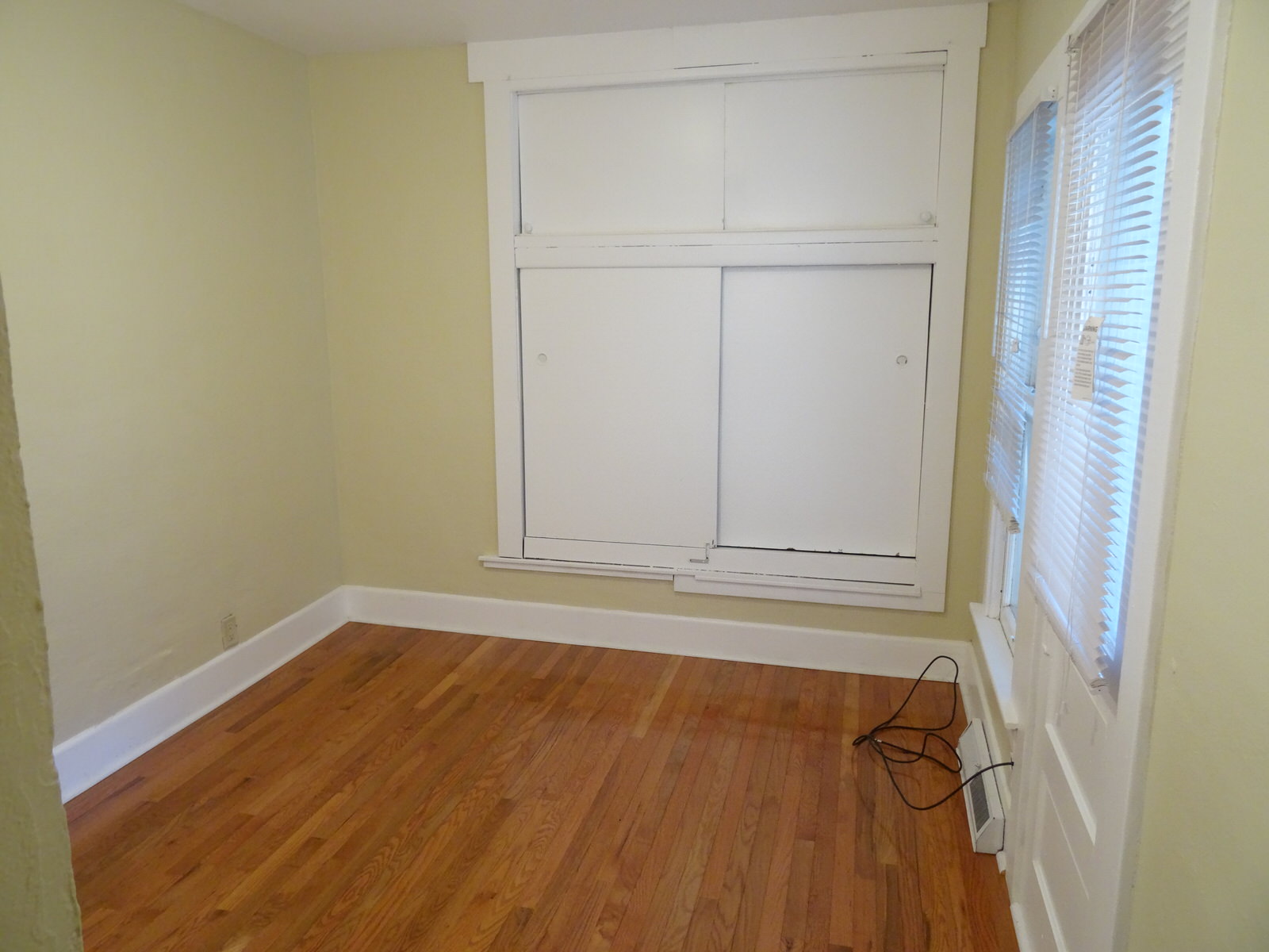 421 Charles St, East Lansing GREAT LOCATION and BACK YARD SRP Management