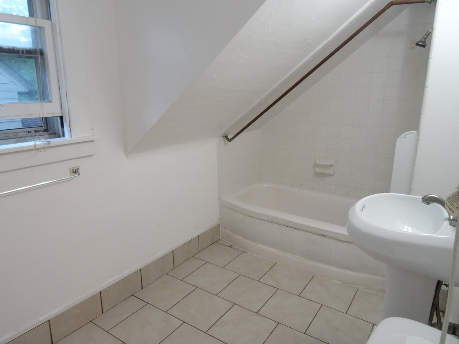 421 Charles St, East Lansing GREAT LOCATION and BACK YARD SRP Management