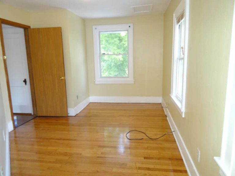 444 Evergreen AveUP, East Lansing NEXT TO DOWNTOWN, GREAT FRONT PORCH