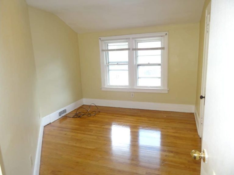 444 Evergreen AveUP, East Lansing NEXT TO DOWNTOWN, GREAT FRONT PORCH