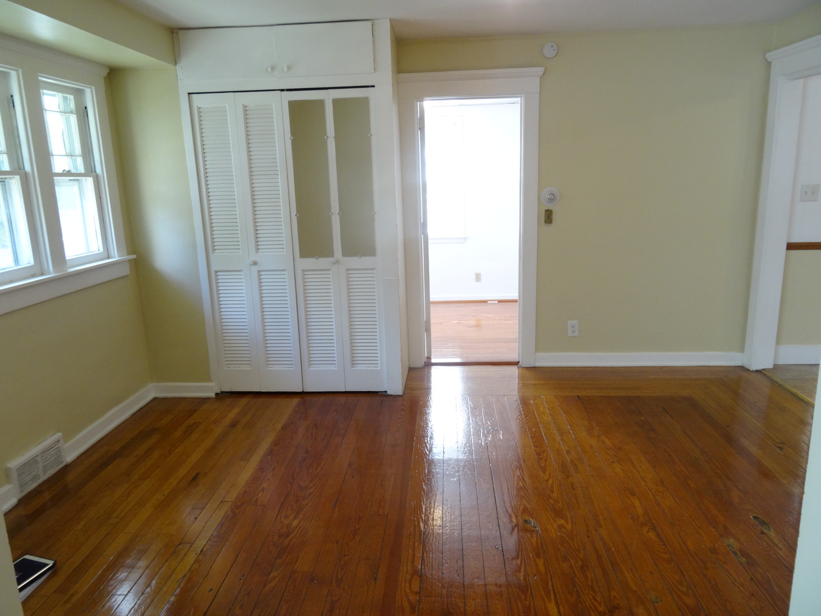 605 Grove St, East Lansing Great LR & DR area, 3 full baths SRP