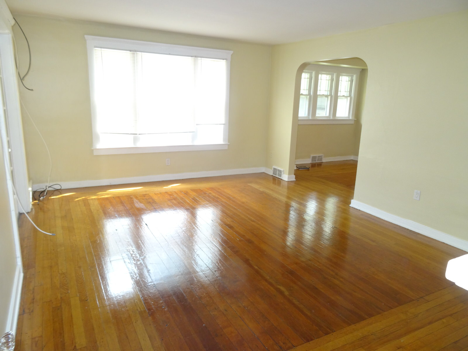 605 Grove St, East Lansing Great LR & DR area, 3 full baths SRP