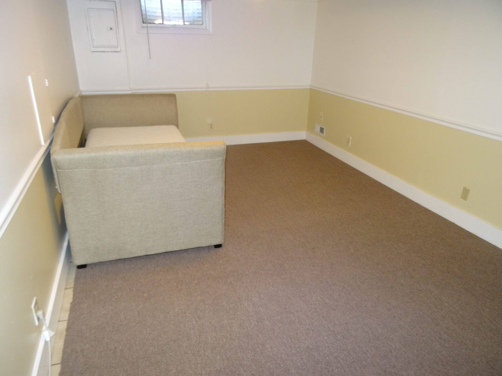 404 Charles St, East Lansing Large LR adjacent to Large DR, Hardwood